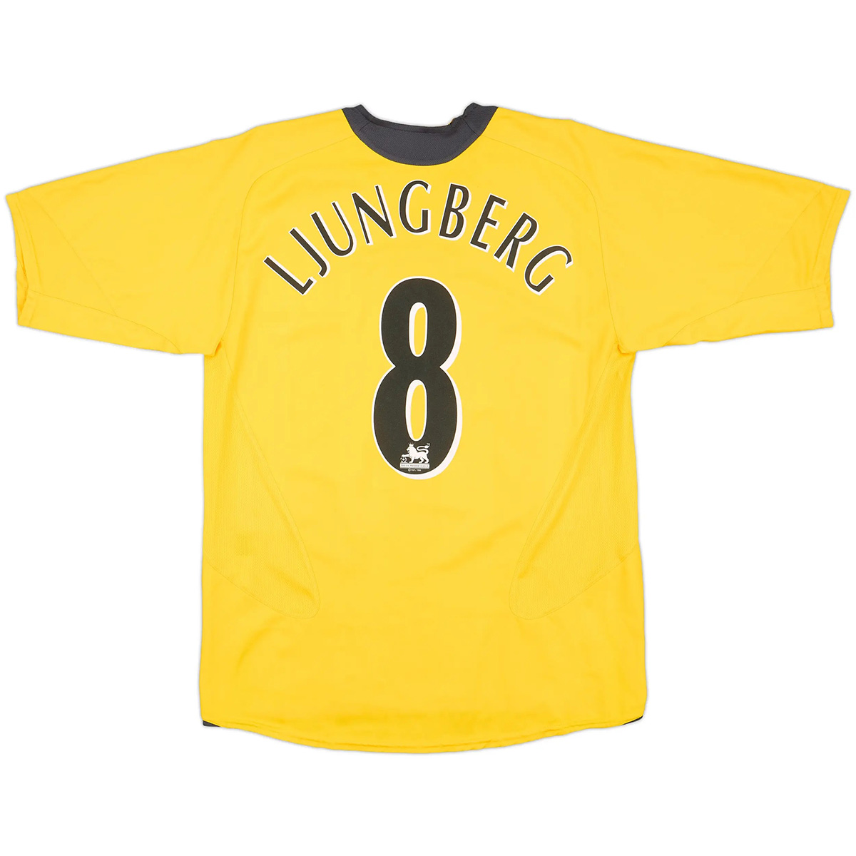 Ljungberg #8 Retro Arsenal Away Jersey 2005/06 — Arsenal Away 2005/06