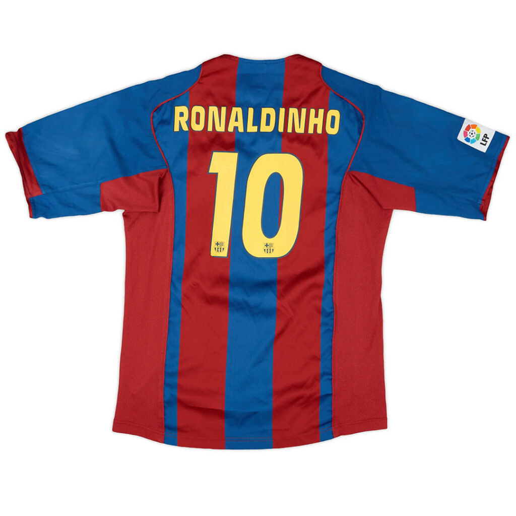 Ronaldinho #10 Retro Barcelona Home Jersey 2004/05 - Cancha Kits