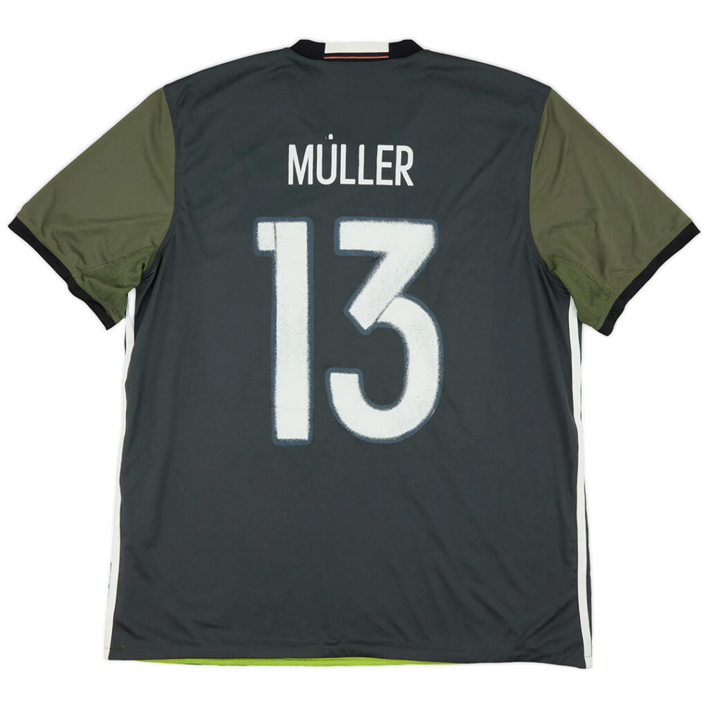 Müller #13 Retro Germany Away Jersey 2016 - Cancha Kits